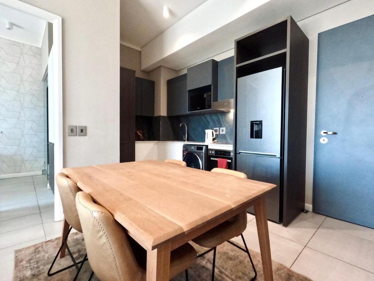 Menlyn Maine Apartments Претория Экстерьер фото