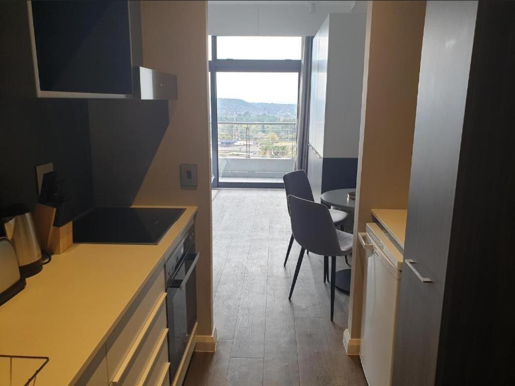 Menlyn Maine Apartments Претория Экстерьер фото