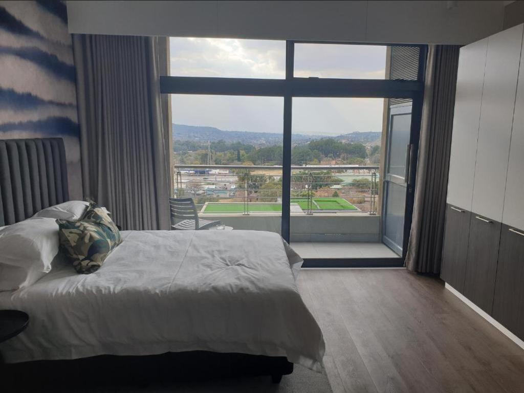 Menlyn Maine Apartments Претория Экстерьер фото